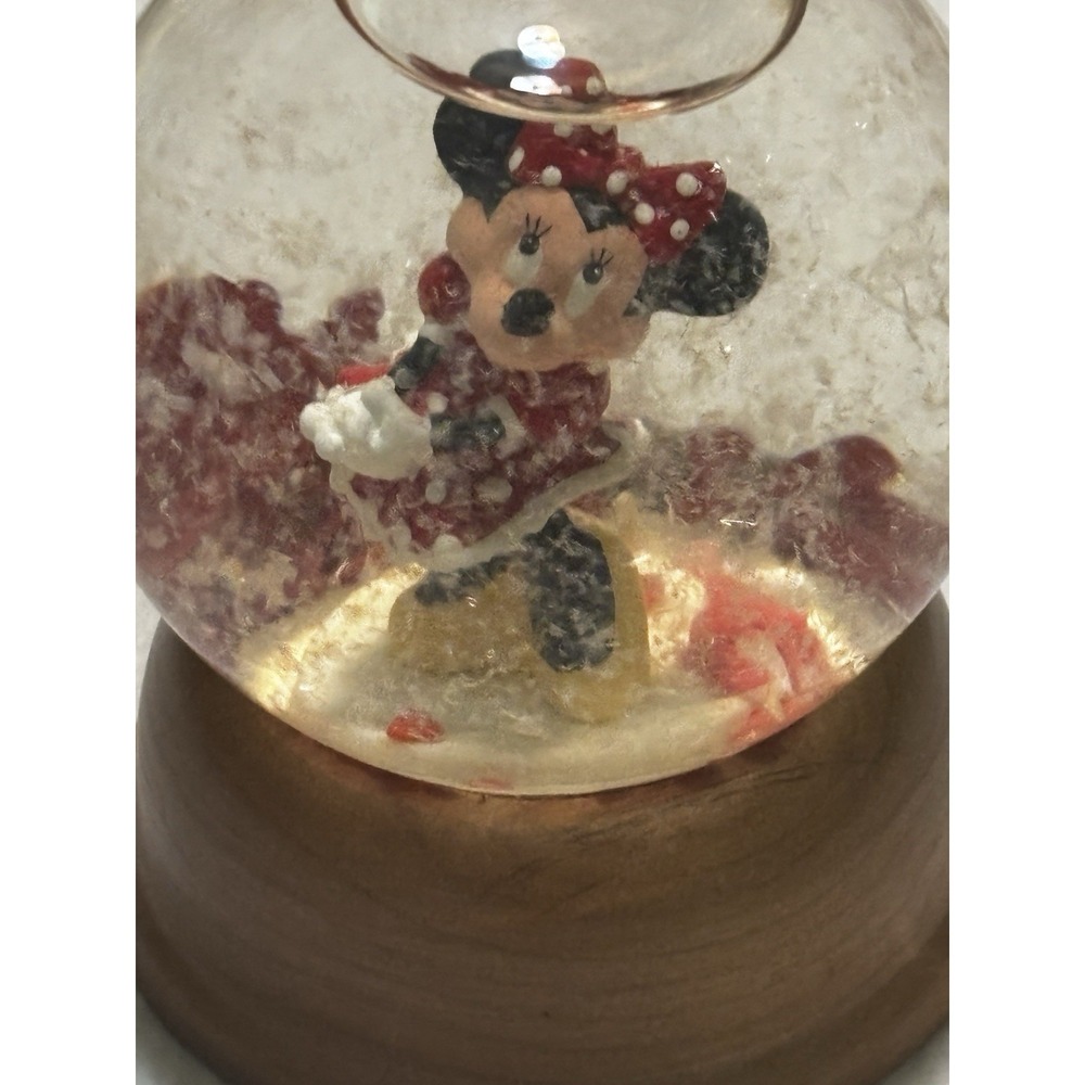 NE The First Limited Edition Disney Crystal Snow Globe Collection: Minnie Mouse